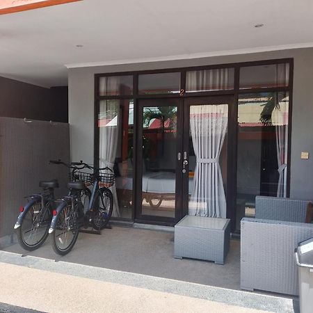 Tropica Gili Total Body Fit - Free Access Gym And Coworking Space Гілі-Траванган Екстер'єр фото