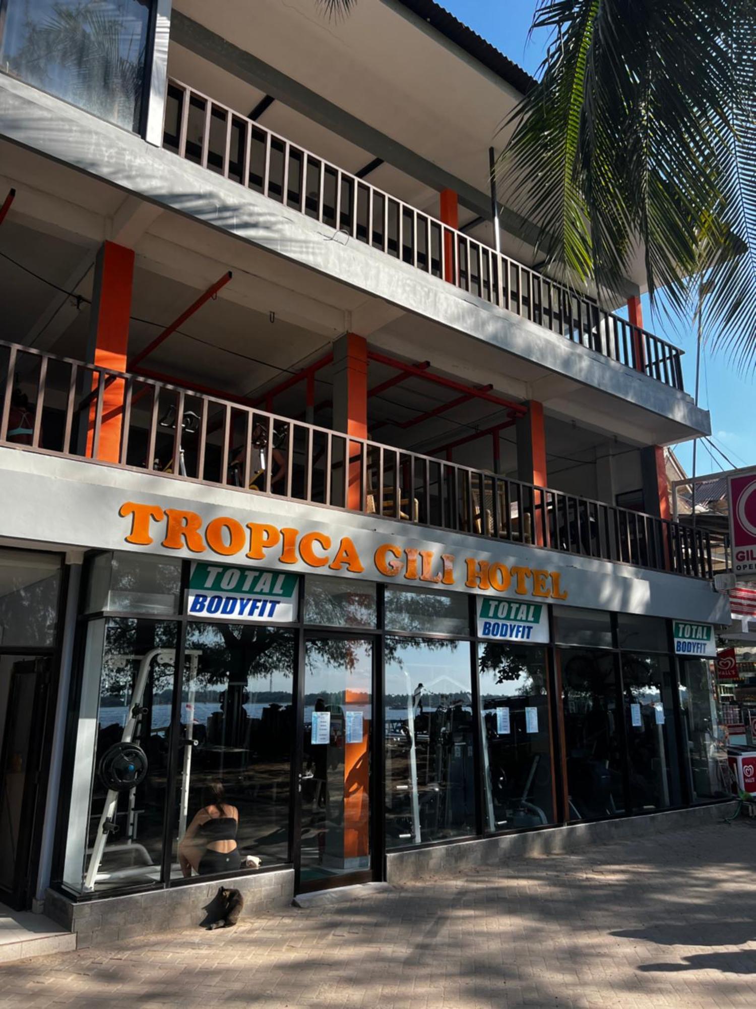 Tropica Gili Total Body Fit - Free Access Gym And Coworking Space Гілі-Траванган Екстер'єр фото