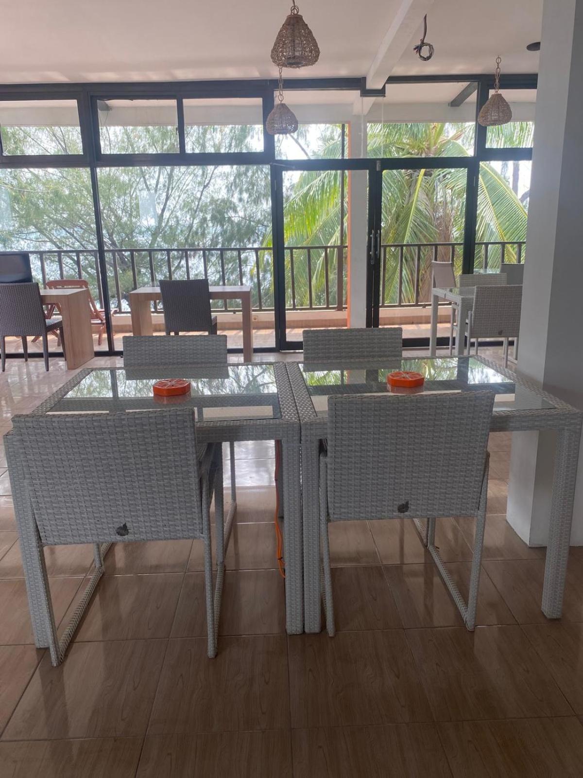 Tropica Gili Total Body Fit - Free Access Gym And Coworking Space Гілі-Траванган Екстер'єр фото