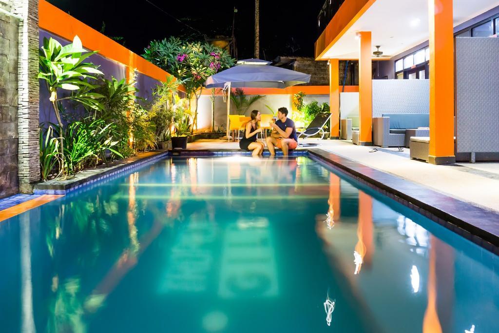 Tropica Gili Total Body Fit - Free Access Gym And Coworking Space Гілі-Траванган Екстер'єр фото