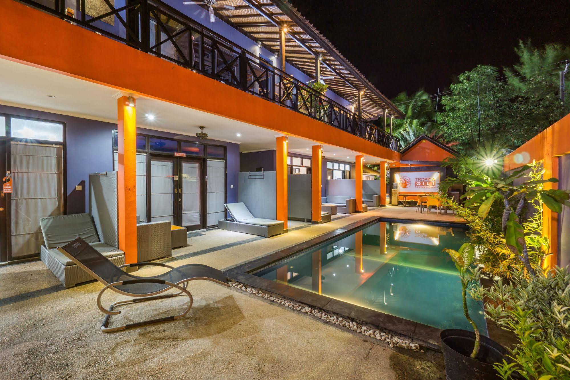 Tropica Gili Total Body Fit - Free Access Gym And Coworking Space Гілі-Траванган Екстер'єр фото