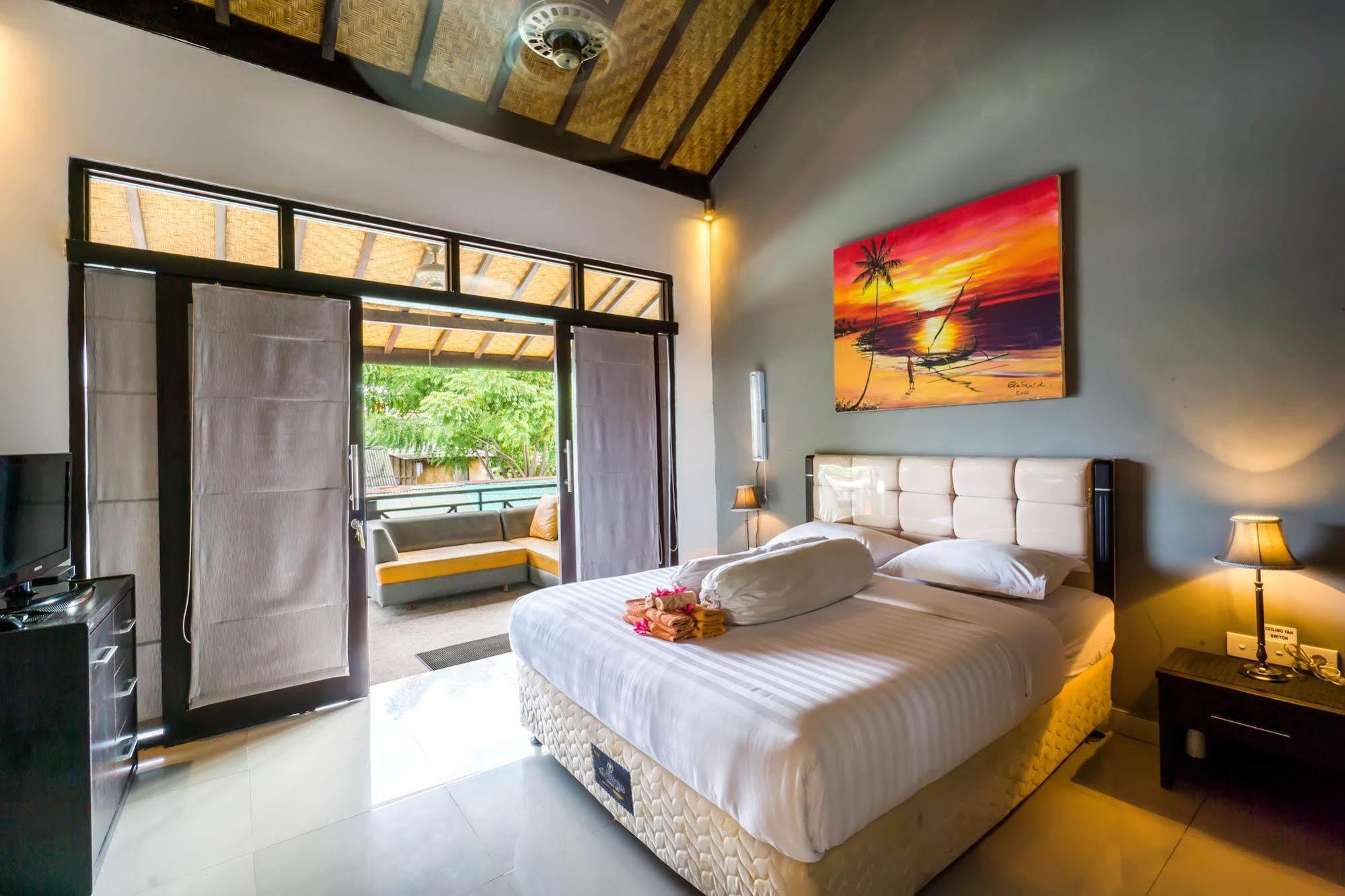 Tropica Gili Total Body Fit - Free Access Gym And Coworking Space Гілі-Траванган Екстер'єр фото