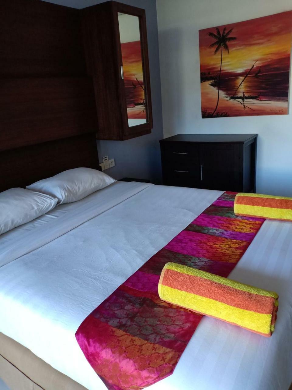 Tropica Gili Total Body Fit - Free Access Gym And Coworking Space Гілі-Траванган Екстер'єр фото